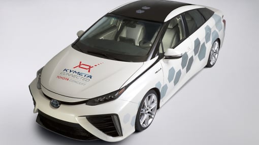 Прототип Toyota Mirai с модулем связи Kymeta