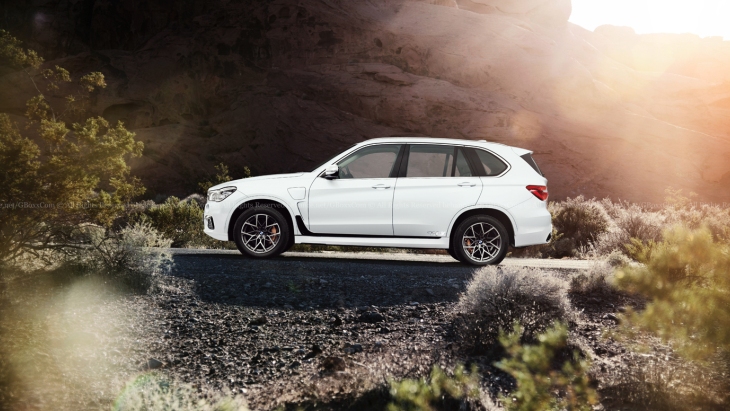 Независимый рендер внедорожника BMW X7