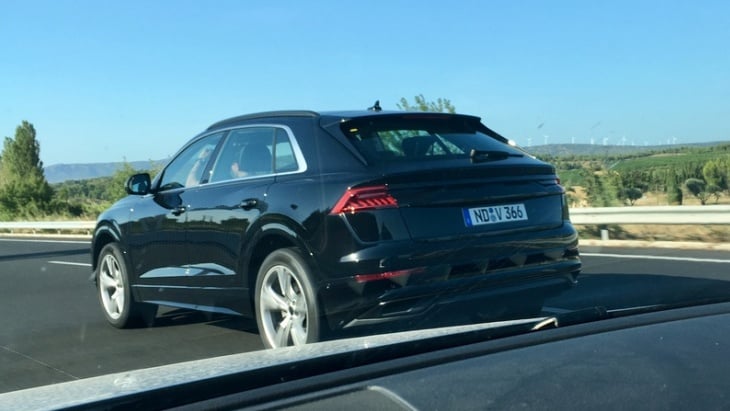 Прототип кроссовера Audi Q8 на дорогах Италии