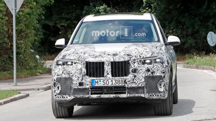 Тестовый прототип внедорожника BMW X7