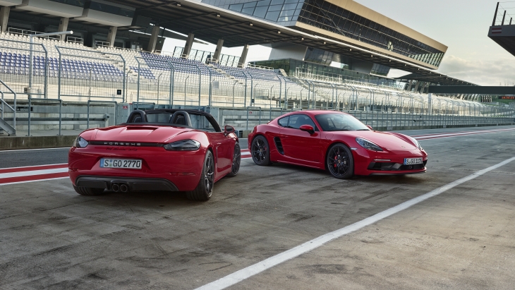 Купе Porsche 718 Cayman GTS и родстер Porsche 718 Boxster GTS