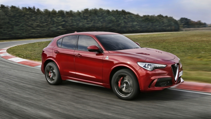 «Заряженный» кроссовер Alfa Romeo Stelvio Quadrifoglio