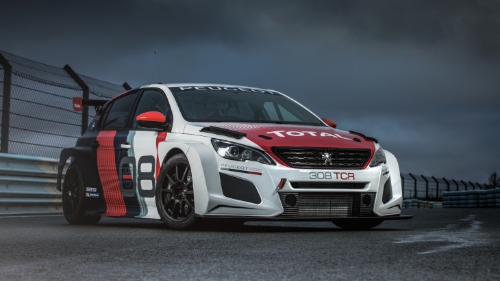 Гоночный Peugeot 308 TCR 2018 года