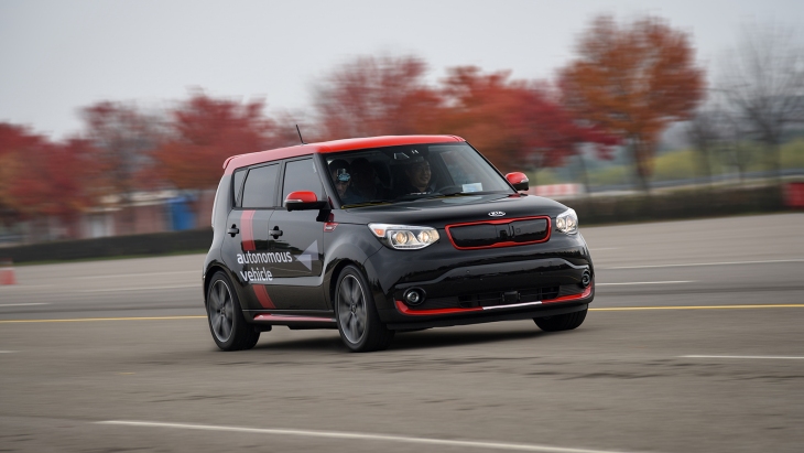 KIA Soul с системами автономного управления