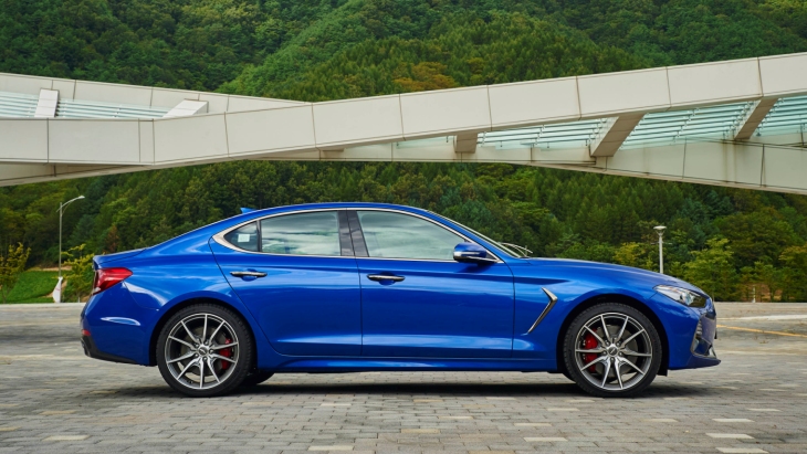 Genesis G70