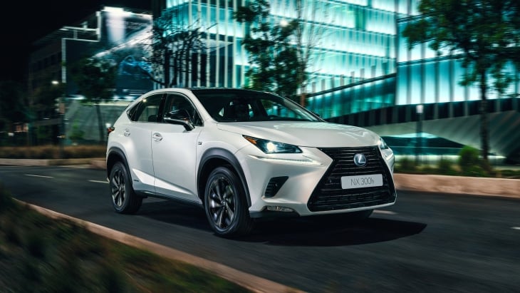 Кроссовер Lexus NX 300h Sport