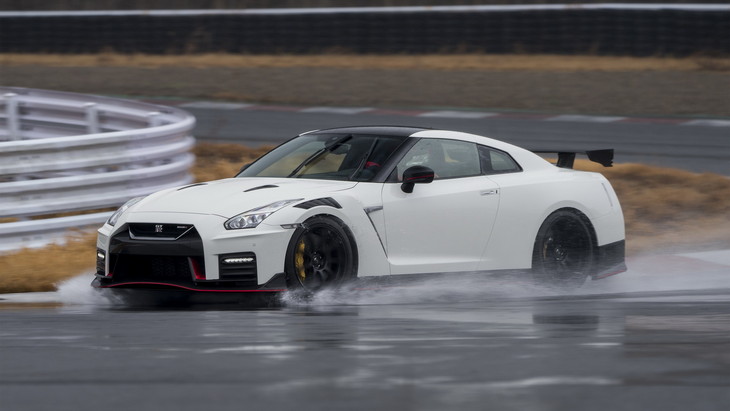 Nissan GT-R